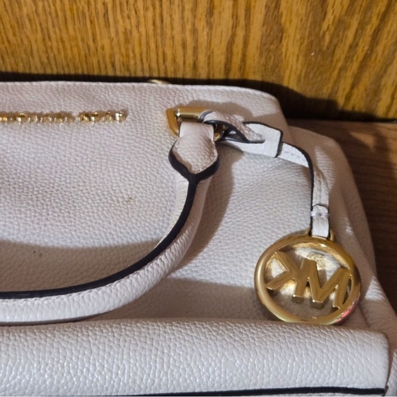 Michael Kors White Crossbody Bag - Picture 3 of 6